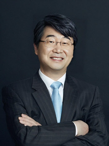 李대통령, 경사노위 위원장에 김지형 전 대법관 임명