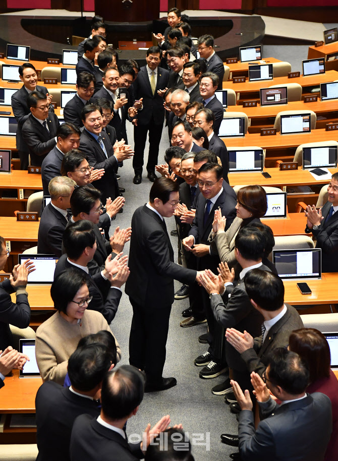 예산안 시정연설, '박수 받는 이재명 대통령'                                                                                                                                              