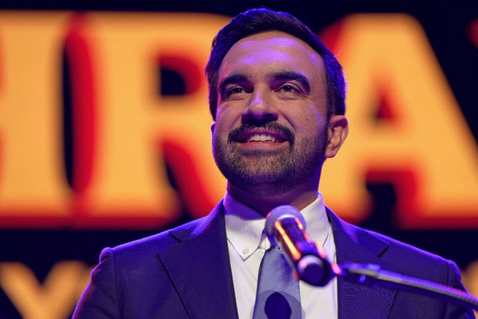 “뉴욕은 이민자의 도시”…맘다니 당선이 던진 세 가지 변화