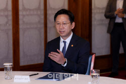 GPU 26만 장 확보했지만…배경훈 “대규모 AI 전력, SMR 준비도 병행해야”