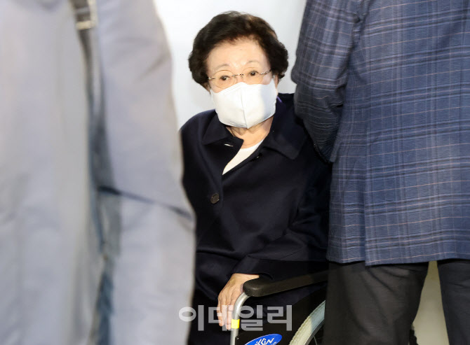 '금거북이 매관매직' 이배용 전 국교위원장 첫 특검 출석                                                                                                                                   