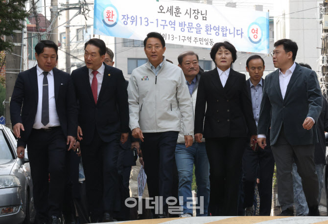 장위동 주민 만나기 위해 이동하는 오세훈 시장                                                                                                                                                      