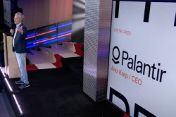 “월급 780만원, 고졸만 구합니다”…‘대학 무용론’ 팔란티어의 실험