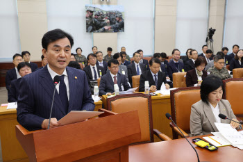 "이대로면 군 절멸"…국방위, ‘군 복지개선 소위’ 출범