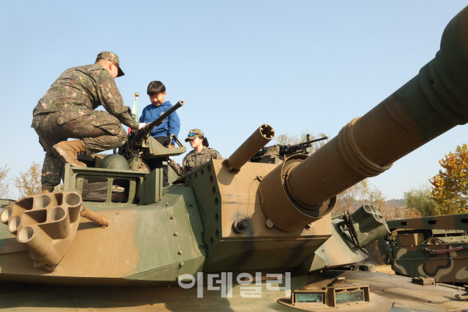 아이에겐 추억이 될 탱크 시승                                                                                                                                                                      