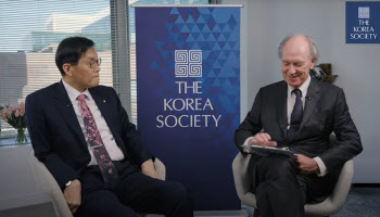 이창용 "재정 절벽 떨어지기 전에 건전성 강화 나서야"