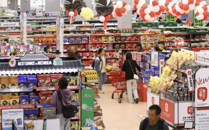 소비 개선세에…올해 경제성장률 1%대 안착할까[기재부 주간예보]