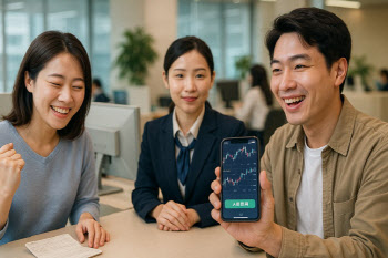 "&apos;쥐꼬리 이자&apos; 못 참아"…&apos;불장&apos;에 개미군단 뭉칫돈 쏟아졌다