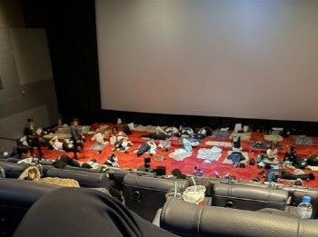 “박스 덮고 영화관서 쪽잠”…APEC 투입 경찰관 ‘분통’