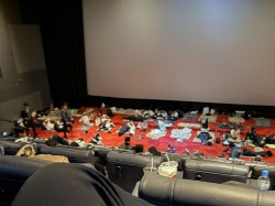 “박스 덮고 영화관서 쪽잠”…APEC 투입 경찰관 ‘분통’