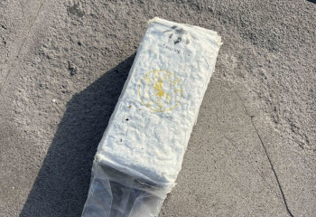 "벌써 8번째"...제주 해안에 밀려든 &apos;중국산 차&apos;, 알고보니