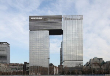 "이번엔 진짜 황제주 가나 "…두산 주가 &apos;135만원&apos; 파격 전망