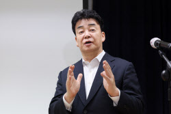 백종원 방송 복귀 철회 요구에…"나쁜 기업으로 여론몰이"