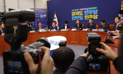 [포토]더불어민주당 최고위원회의                                                                                                                                                                         