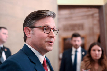 [속보]美하원, 셧다운 종료 위한 최종 가결…트럼프 서명만 남아