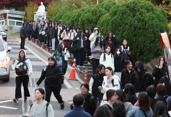 수능 국·수·영 난이도 작년과 비슷…‘사탐런’ 변수로 부상