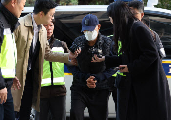 21명 사상자 낸 부천 트럭 운전자 도주 우려 &apos;구속&apos;