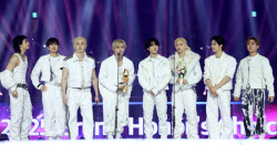 스트레이 키즈·아이브, &apos;2025 KGMA&apos; 최고 영예 그랜드상 품었다(종합)