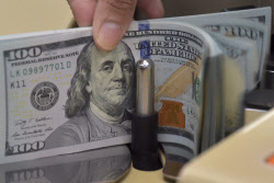 시장이 싫어하는 불확실성 너무 많다…환율 올리는 5가지 우려