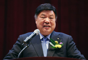 서정진 “셀트리온, 내년부터 R&D 비용 8000억…예산 등지에 3년간 4조원 시설 투자”