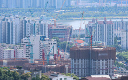 고환율에 건설업도 시름…중소·지방 중심으로 무너진다