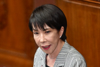 中때릴수록 오르나…日다카이치 지지율 69% 달해 &apos;역대급&apos;