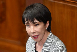 中때릴수록 오르나…日다카이치 지지율 69% 달해 &apos;역대급&apos;