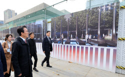 "세종대왕 옆에 &apos;받들어총&apos;이라니"...오세훈 사업 또 제동?