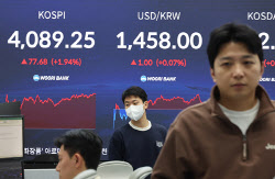 이달에만 9조 가까이 판 외국인…반도체 덜고 담은 종목은