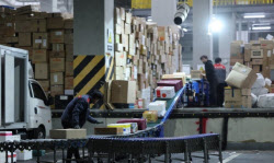 "새벽배송 막고 배달앱 틀어쥐나"…여당 규제 기류에 업계 ‘술렁&apos;