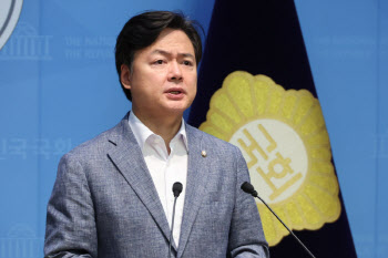 與김현정 “한동훈에 론스타 건 사과?…‘우리 정부 잘했다’ 하면 될 것”