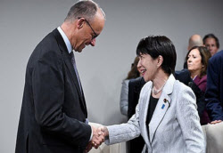 "G20서 얕보이지 않을 옷…고르는데 몇 시간" 다카이치 SNS 후폭풍