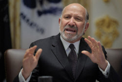 트럼프, 엔비디아 AI칩 대중 판매 임박…美 상무장관 “대통령이 최종 판단”