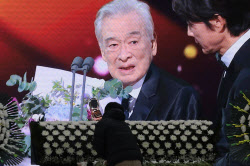 정부, 故 이순재에 최고등급 `금관문화훈장` 추서