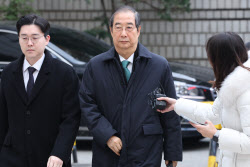 [포토]'내란 우두머리 방조 혐의' 한덕수 전 총리 공판 출석                                                                                                                                      