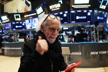 [속보]뉴욕증시,4거래일 연속 상승…AI·금리인하 기대에 랠리 지속