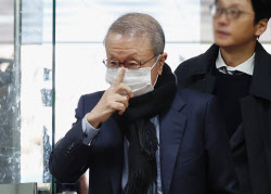 法 "임시주총 &apos;노쇼&apos; 홍원식 前회장, 한앤코에 660억 배상"