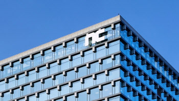 [마켓인]엔씨 美법인 지분 사들인 유럽법인…존재감 다시 드러내나