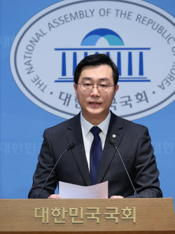 장경태 "성추행 없었다" 무고죄 고소…주진우 "2차 가해 기자회견"