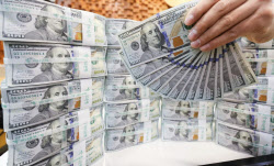 “여행 못 가, 유학 입학도 미뤄”…달러 1500원 ‘직격탄’