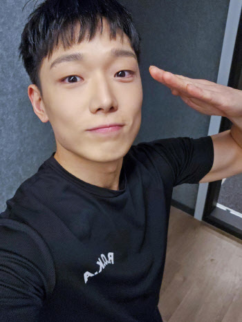 아이콘 바비, 상근예비역 복무 마치고 전역