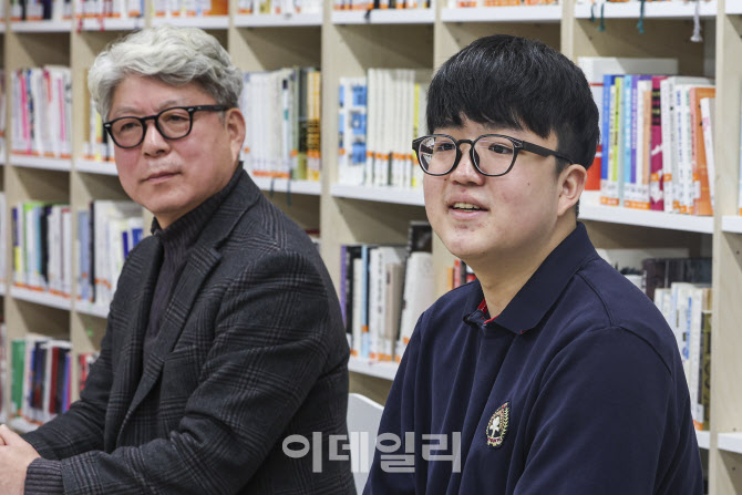  수능 만점 광남고 왕정건, 기자회견                                                                                                                                                                