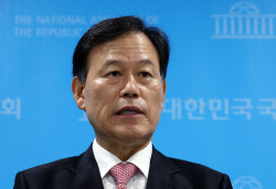 野윤한홍, 장동혁 면전서 “국정마비가 계엄원인? 尹 벗어던져야”