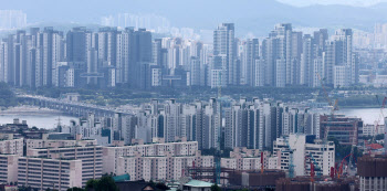 한강벨트 거래 ‘스톱’…서울 아파트 거래 한 달 새 70% 증발