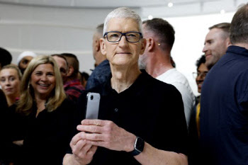 애플, 핵심 임원 잇단 이탈…"칩 총괄까지 떠날 가능성"