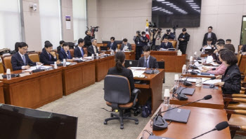 '내란·외환 재판 중단 금지' 헌재법 개정안, 법사소위서 계류
