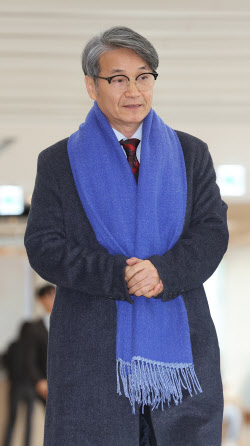 &apos;디올 가방&apos; 건넨 최재영 특검 출석…"檢 외압 짚고 갈 것"