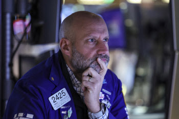 파월, 금리인하 중단 신호보낼까…뉴욕증시, 혼조 보합 마감[월스트리트in]