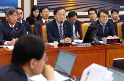 [포토]'답변하는 김윤덕 장관'                                                                                                                                                                  