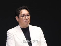 [조진웅 논란] 은퇴 선언에 불붙은 연예계 ‘세컨드 찬스’ 논쟁